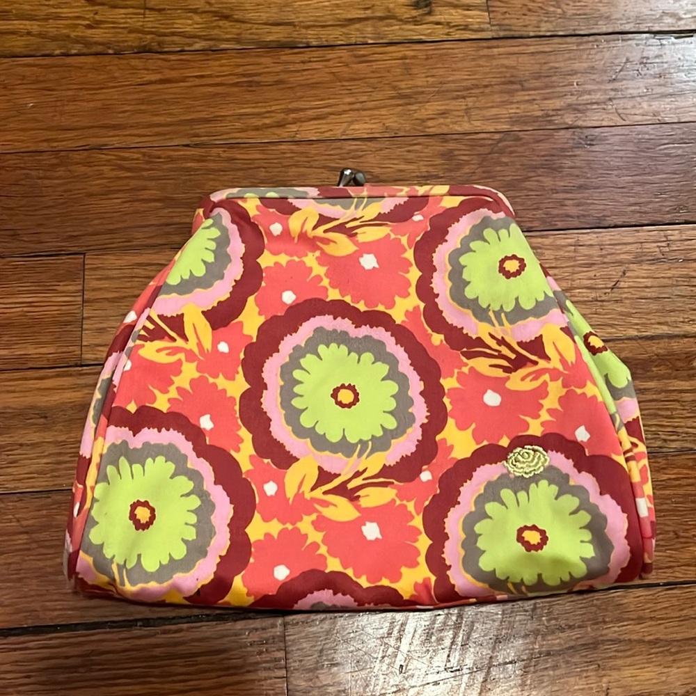 Vibrant summery clutch!